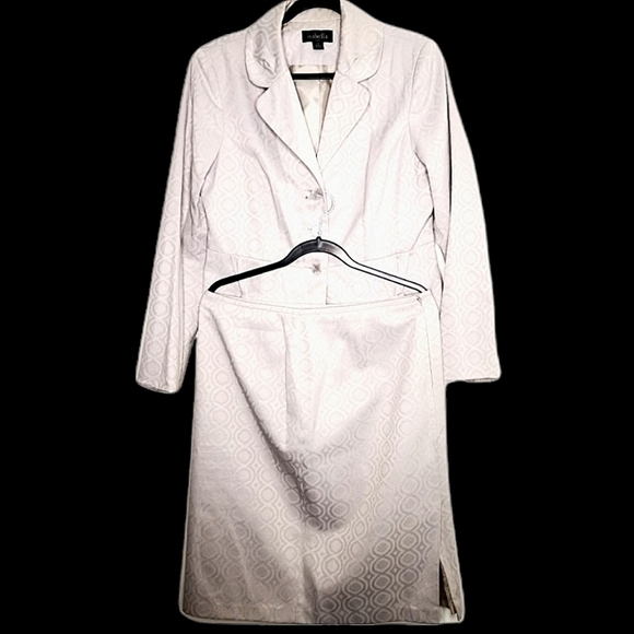 Isabella Women's 12 Suit and Skirt Formal Wear Set Vintage High Quality Circular - Picture 1 of 16